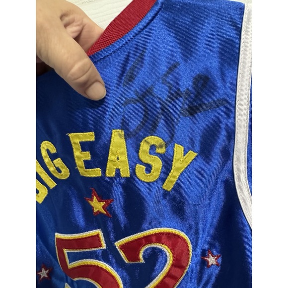 Harlem Globetrotters Jersey Big Easy Signed Size Small - Picture 8 of 12